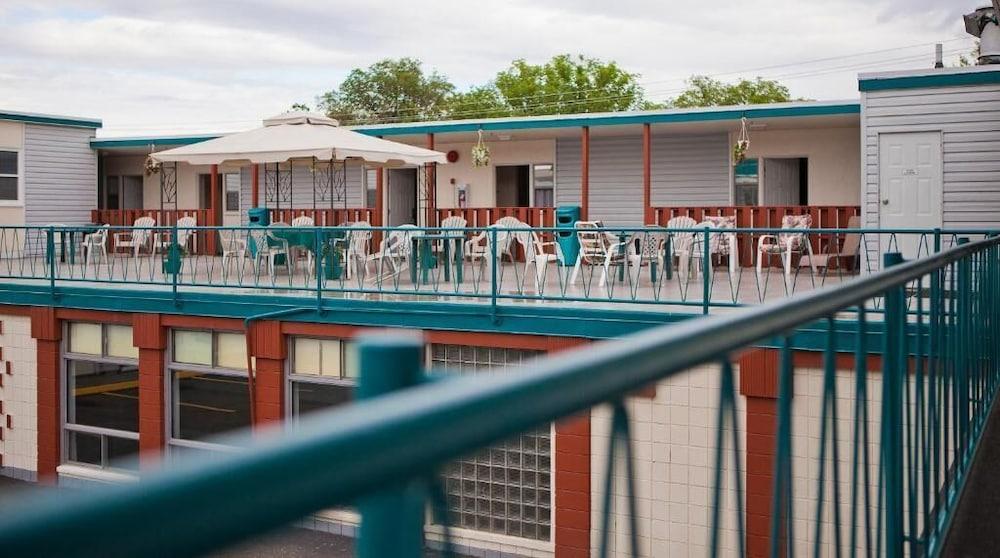 Scott'S Inn & Suites Kamloops Esterno foto