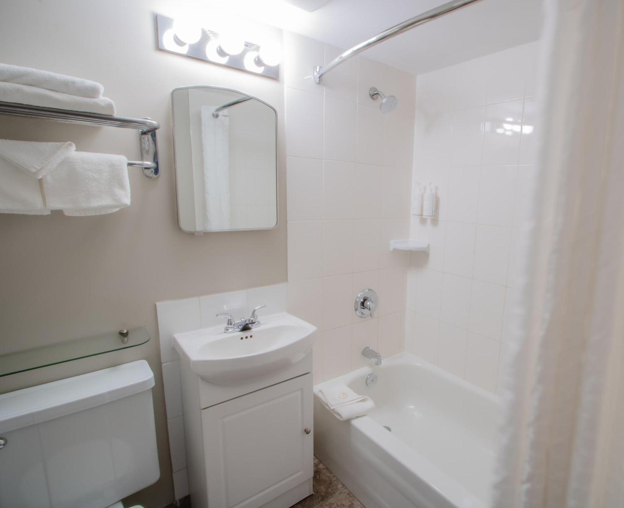 Scott'S Inn & Suites Kamloops Esterno foto