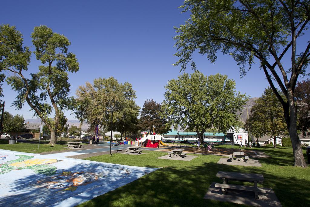 Scott'S Inn & Suites Kamloops Esterno foto